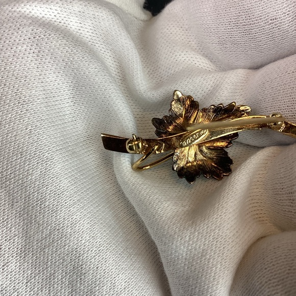 VTG 12/20 GF 12K Gold Filled Genuine Pearl & Enamel Leaf Brooch, 1.5" - Picture 4 of 6